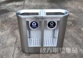 學(xué)校班級里的分類垃圾桶