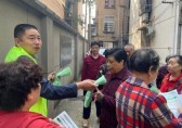 全面倡導(dǎo)居民垃圾分類