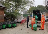 馬池墩社區(qū)更換分類垃圾桶，助力文明城市創(chuàng)建