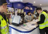 推動垃圾分類落地！社區(qū)開展店鋪垃圾分類檢查
