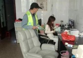 配合垃圾分類，爭(zhēng)做文明市民